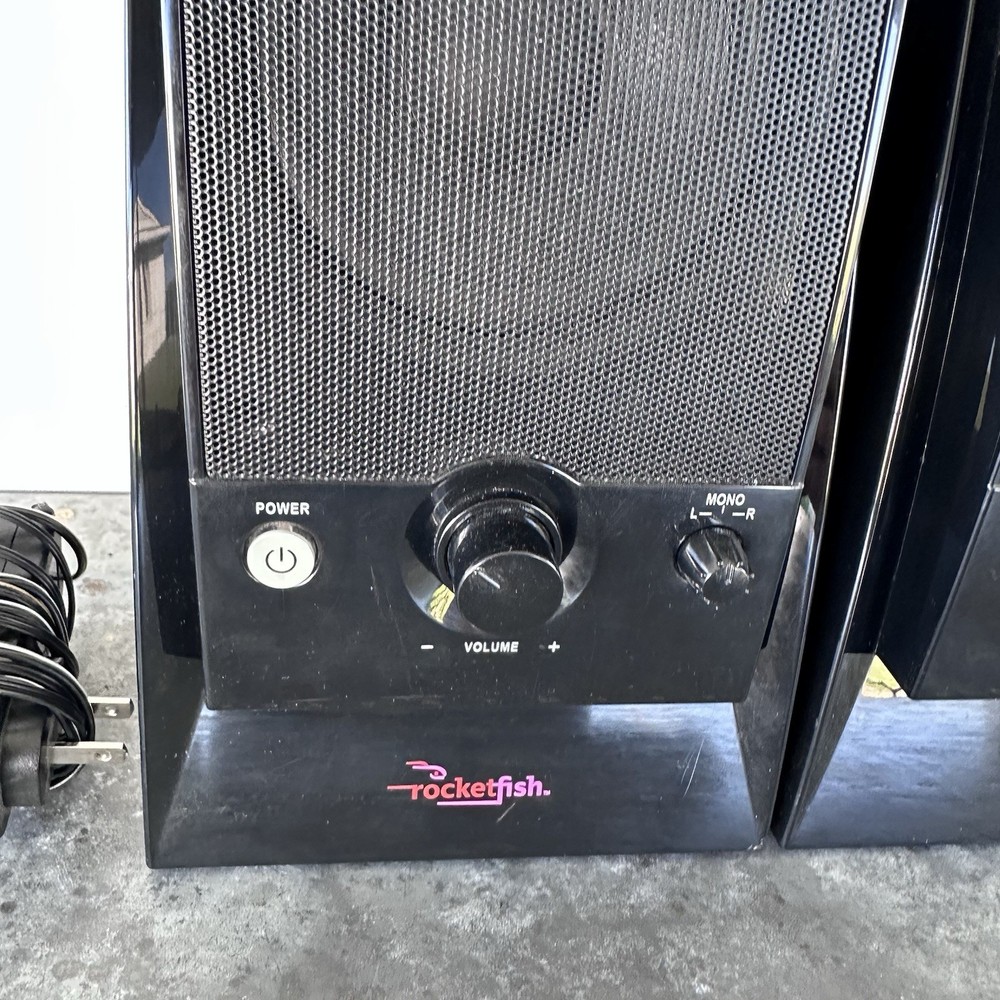 2 Rocketfish RF-WS01 Wireless Bookshelf Speakers Only No Transmitter
