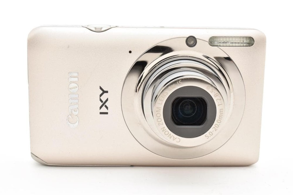 Canon IXY 210F Silver Compact Digital Camera Excellent Condition