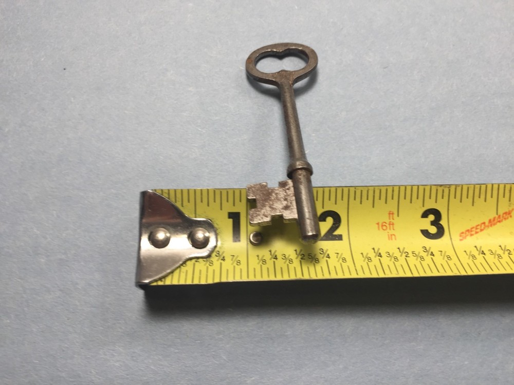 Vintage Skeleton Key - (marked Y57)