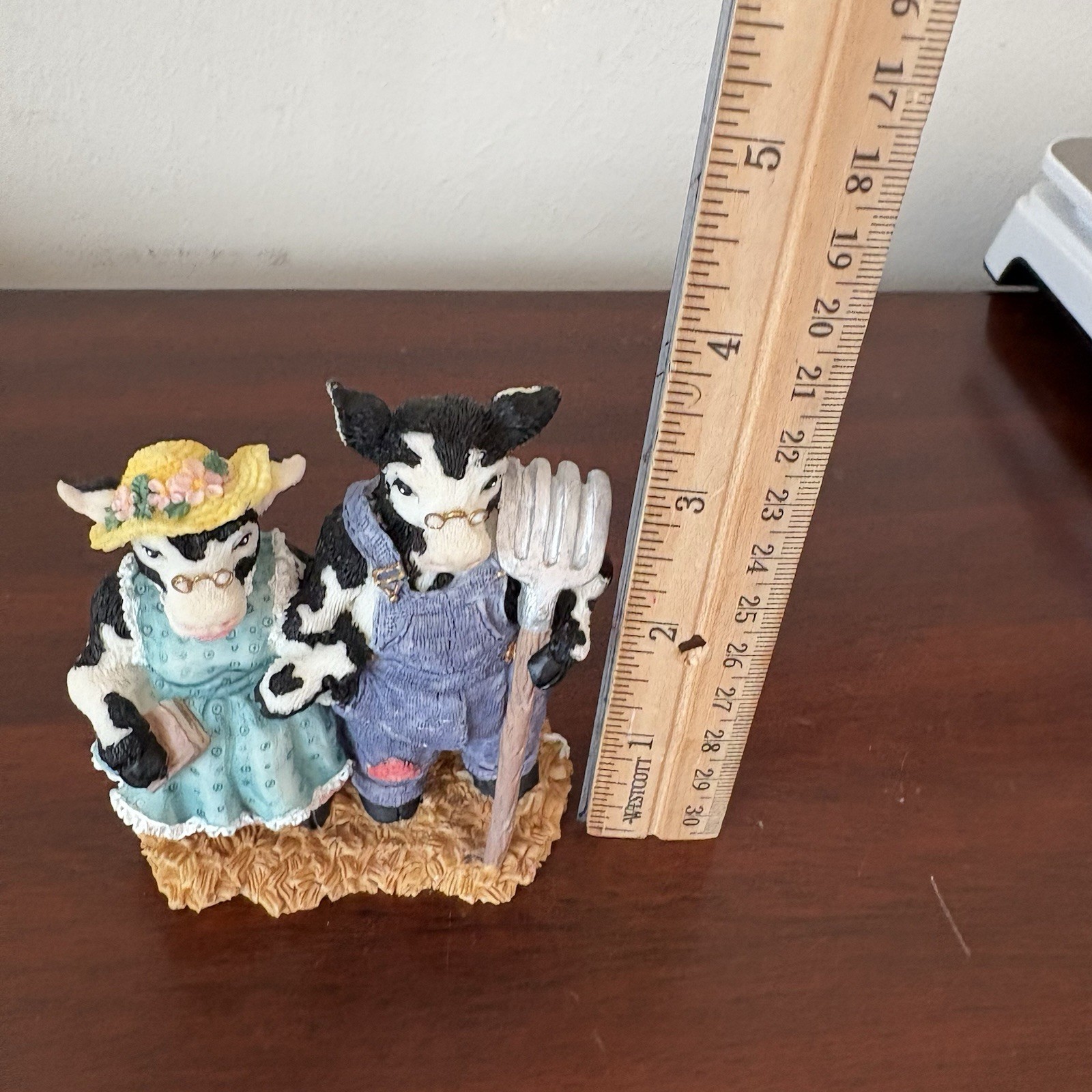 Ganz 1993 Ma & Pa Cattle Cows Figurine - Cowtown Collection - No Chips-