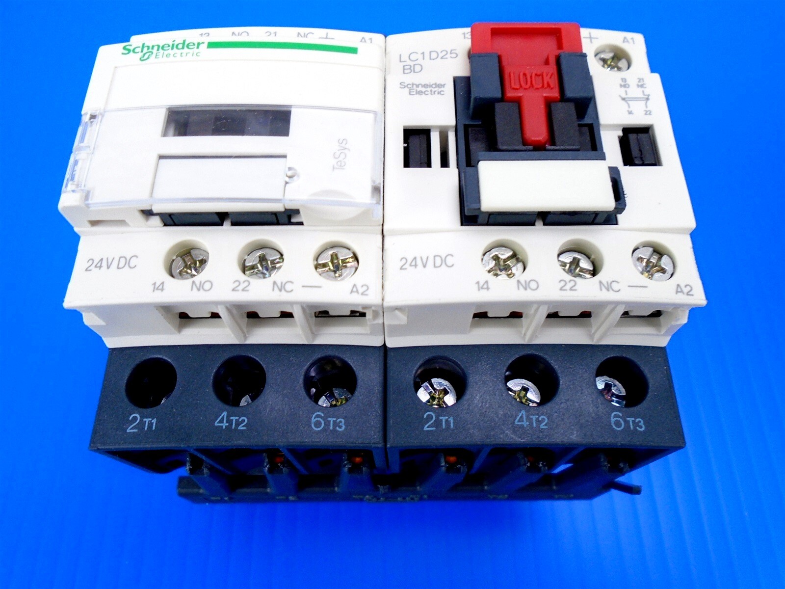 Schneider TeSys - LC2D25BD - 24V REVERSING CONTACTOR - 120-480V - 40A - 2-15 HP
