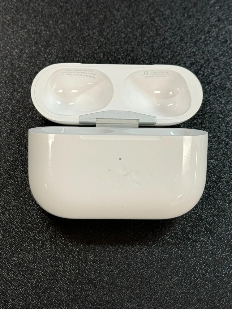 AirPods Pro (2nd Generation) Charging Case Replacement ONLY A2700 ENGRAVED