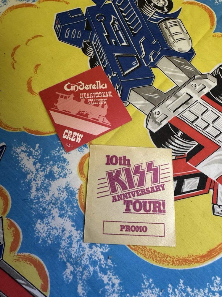KISS Backstage Pass  10th Anniversary VTG 1982 + Cinderella Heartbreak Station