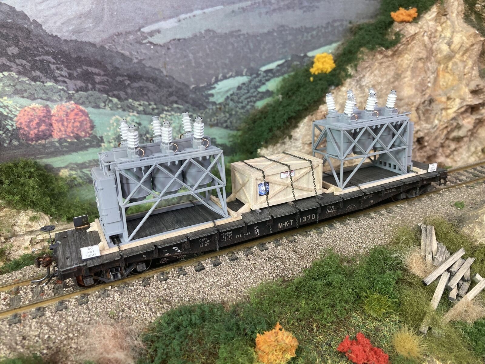 2 (3)Phase Oil Circuit Breakers Railcar/Flatcar Load (1:87th - H.O. Scale)