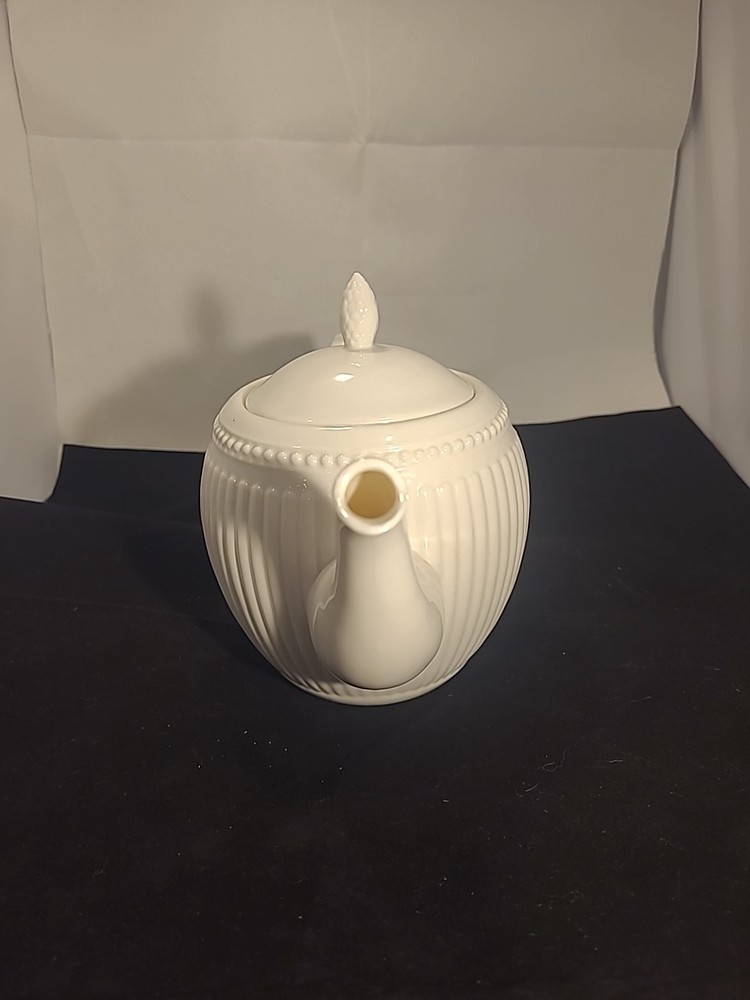 Grace Tea Ware Teapot White Classic Look