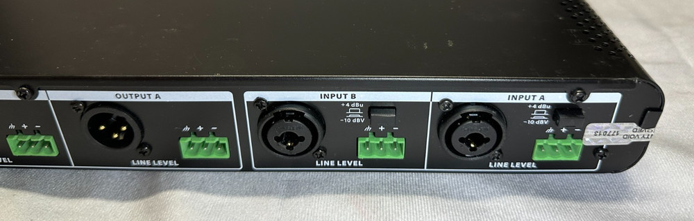 Behringer Eurocom SPL3220 STEREO MULTIBAND SOUND PROCESSOR - USED/WORKS