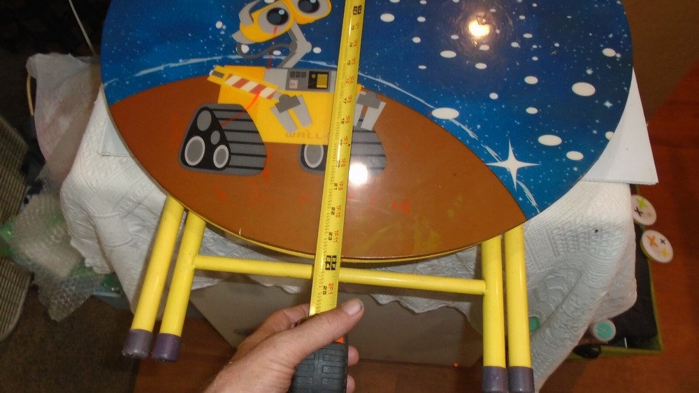 DISNEY PIXAR WALLE Table