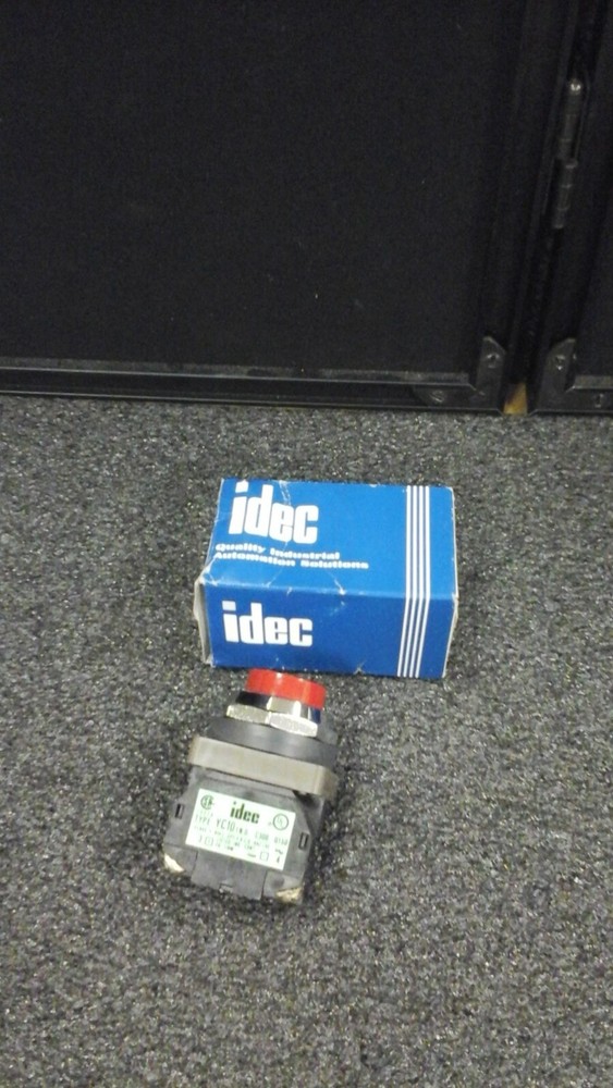 IDEC Type YC10 Red Round Miniature Pilot Pushbutton Switch