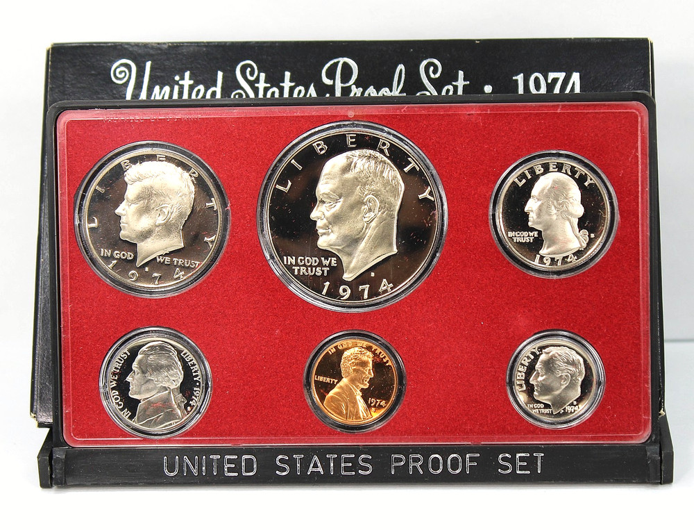 1974 S US Mint Issued Proof Set !!