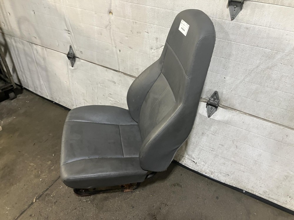 Freightliner CASCADIA Right/Passenger Seat - Used