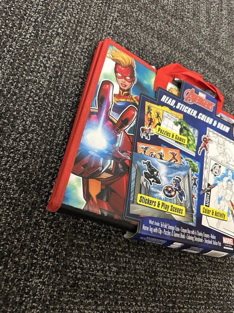 Marvel Coloring & Activity Tri-Fold Storage Case