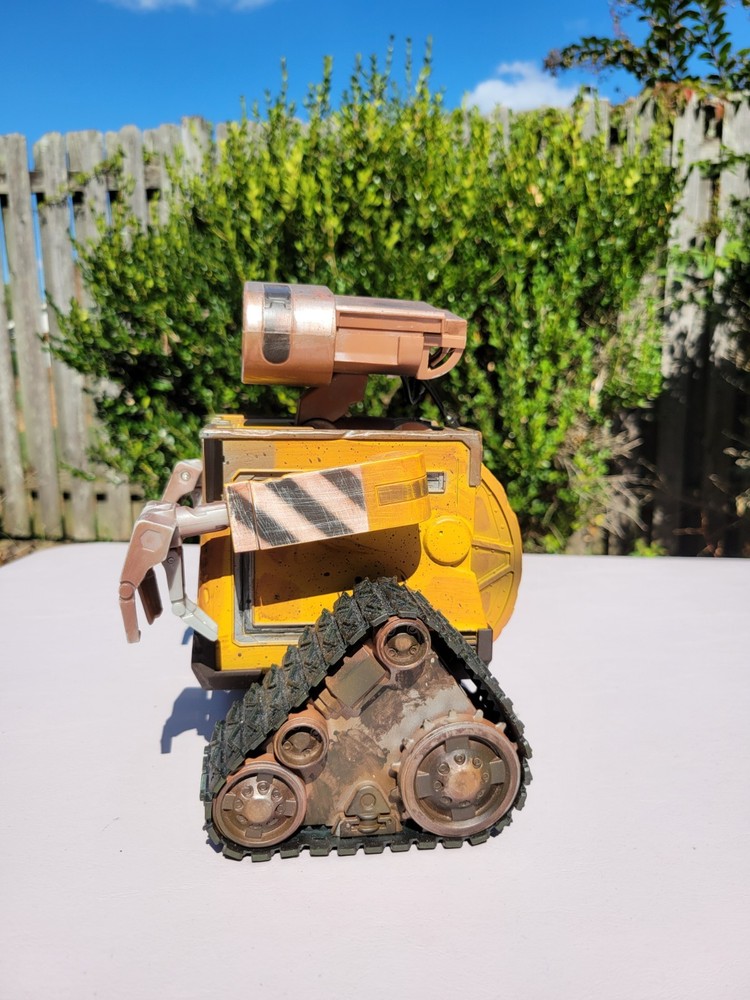 Disney Store Exclusive Wall-E Remote Control Toy Robot 1st Ed UNTESTED NO REMOTE