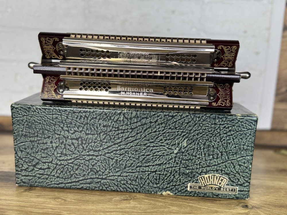 Vintage Hohner Kreuzwender Harmonica Tremelo
