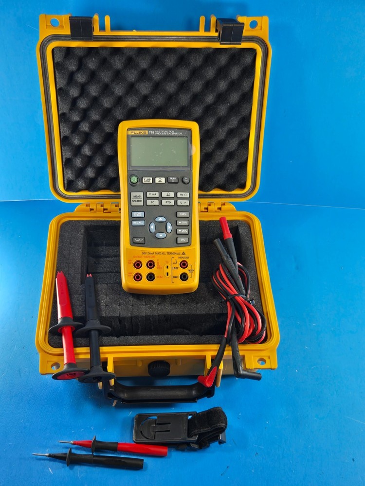 Fluke 725 Multifunction Process Calibrator Meter Multimeter with Accessories