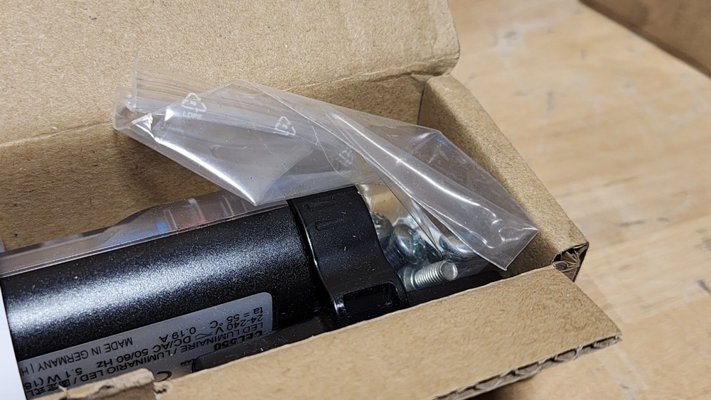 Hoffman NVent CEL550 Compact LED Light 24-240V *PI