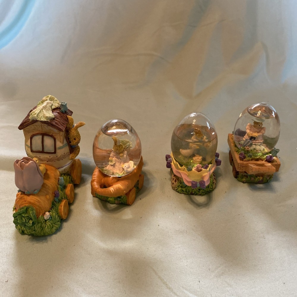 Easter Carrot Snow Globe Train
