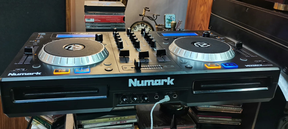 1pcs Numark MIXDECK EXPRESS DJ Controller