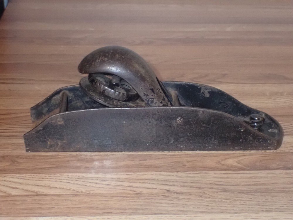 Stanley Wood Plane No. 130. Missing handle/knob piece broken on back