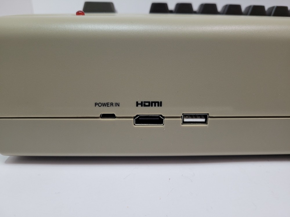 C64 Micro Computer - Retro Games - fully tested - no manual ( BR )