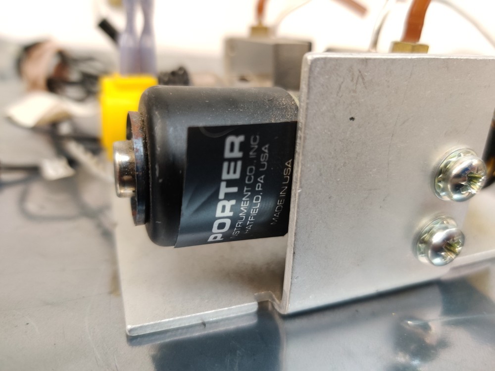 PerkinElmer Clarus Control Solenoid Valve for Split/Splitless Injector. Working