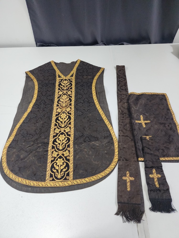 Antique Fiddleback Chasuble