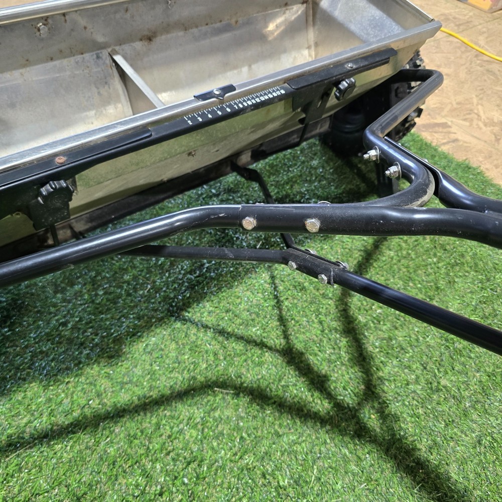 Meyer Walk Behind Hotshot-100 Drop Spreader