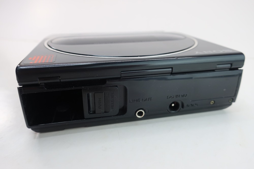Sony D-T3 Discman FM/AM CD Compact Player - Untested No Battery