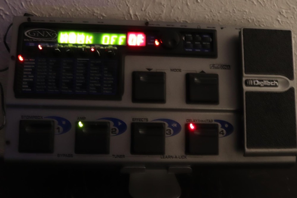 DigiTech GNX2 Multi-Effect Guitar Processor w Power Supply