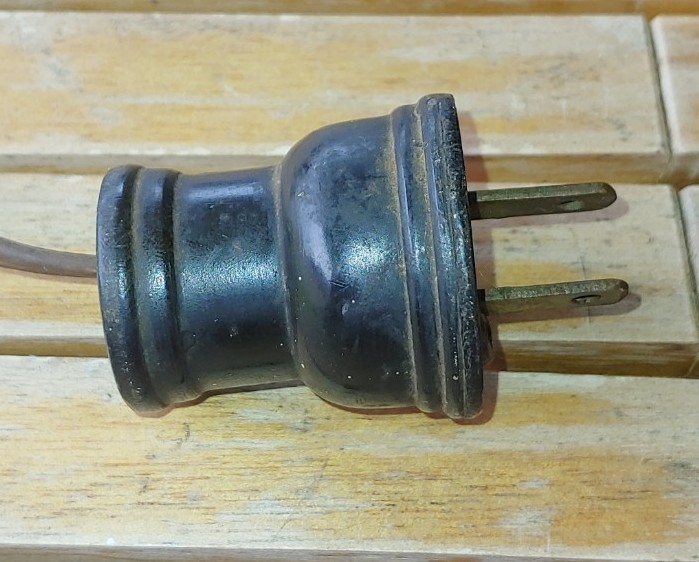 Original 1940's ROUND 2-PRONG AC PLUG
