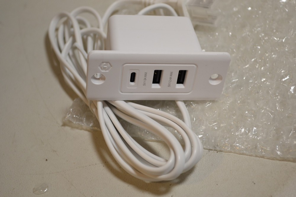 Furniture Distribution Unit (WHITE) Model: WL-WT-2U1C