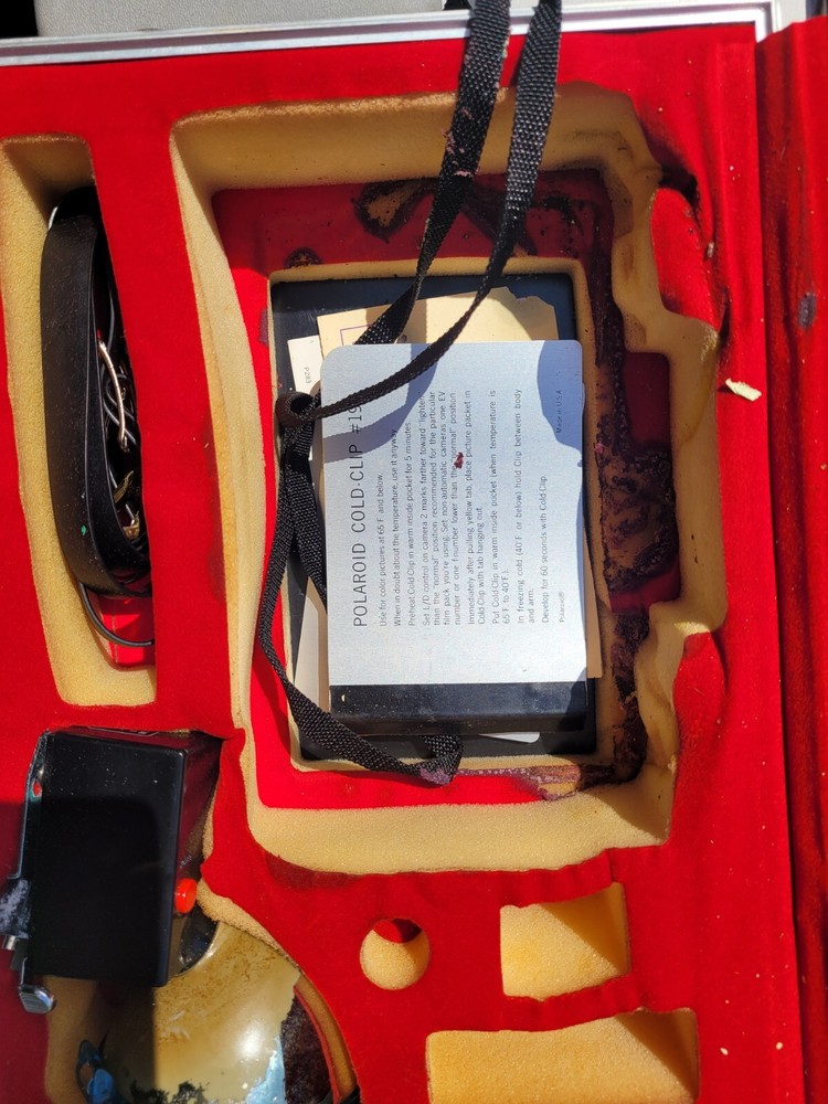 Vintage Polaroid Automatic 250 Land Camera w/ Case, Strap Untested