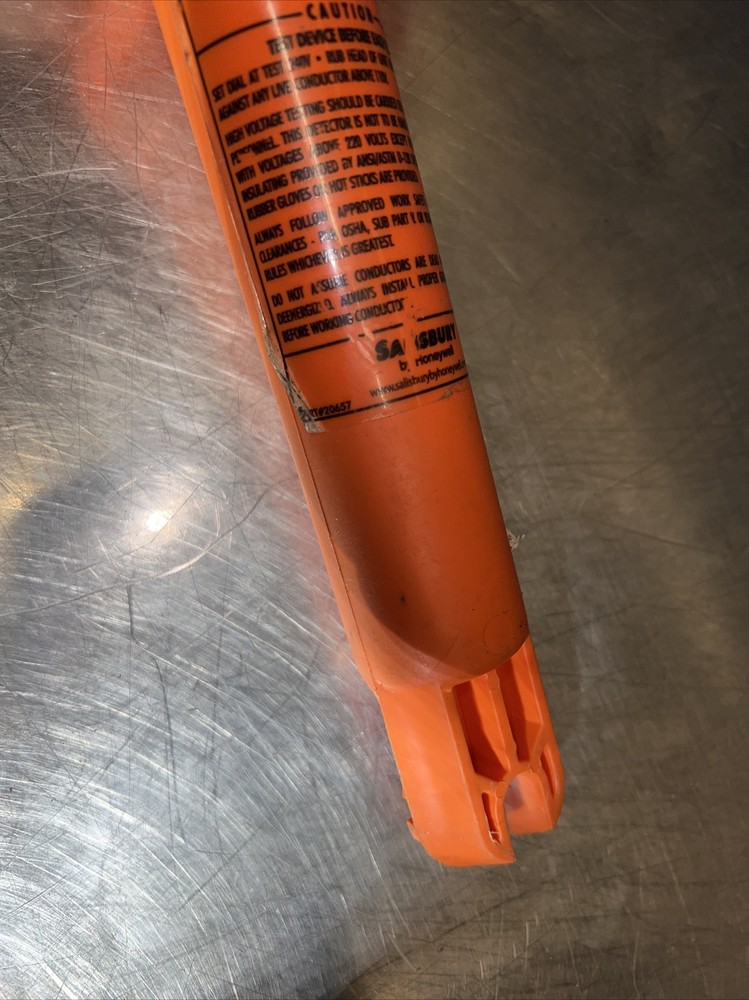 Salisbury Model 4244 AC Audio/Visual Voltage Detector