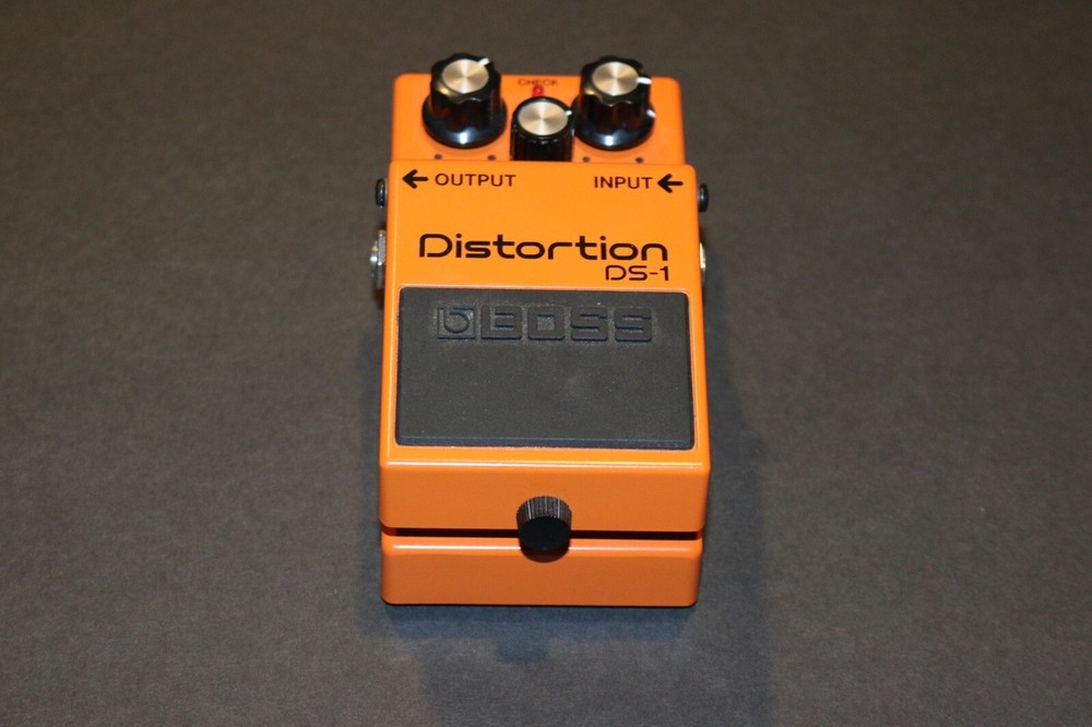 Boss Distortion DS-1 guitar effects pedal SUPERB WORKING CONDITION