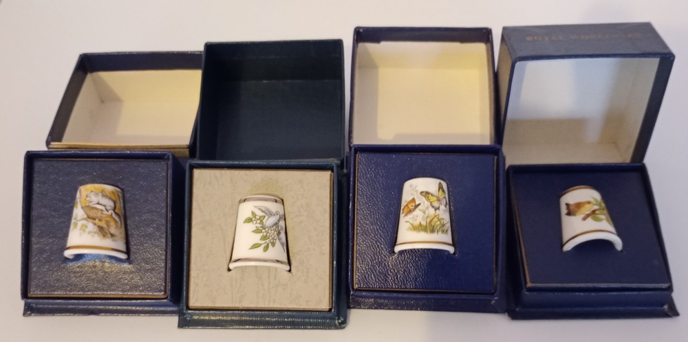 4 Royal Wocester Thimbles all Boxed