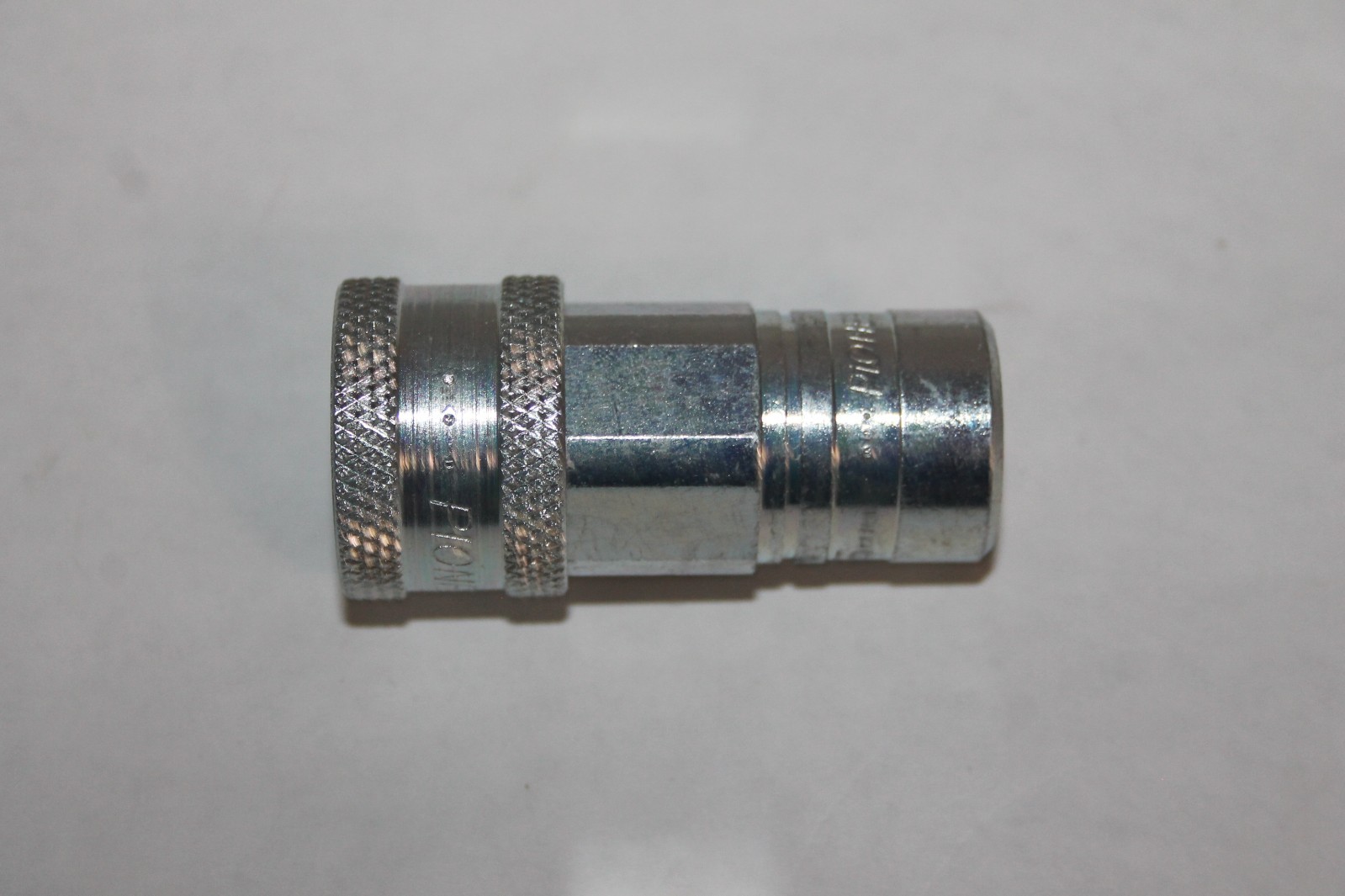 Pioneer Parker 4050-2P Female Manual Quick Connect Coupler NEW