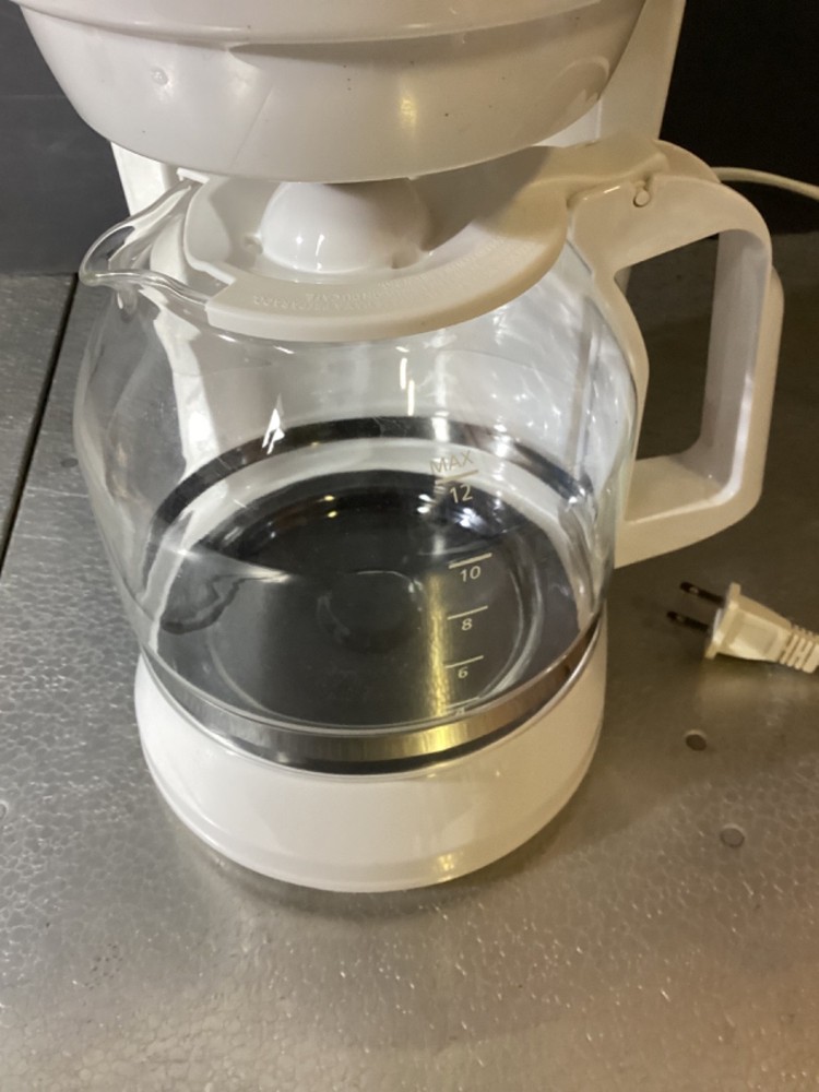 Walmart-White 12 Cup Drip Coffee Maker Model: 512841 - TESTED in EUC