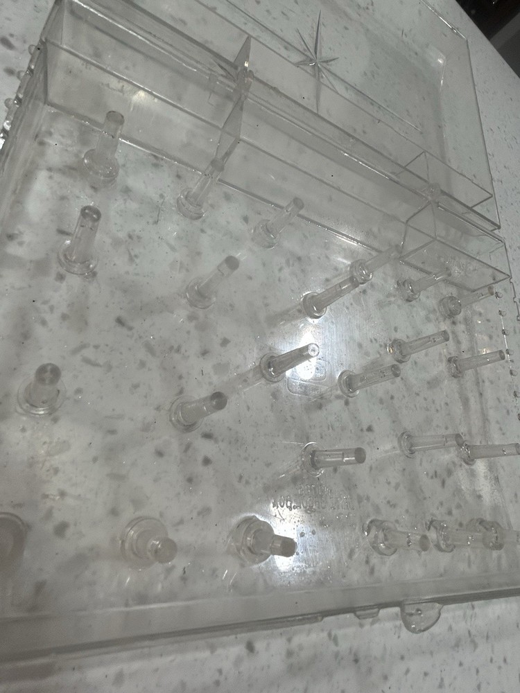 Dritz #786 Clear Sewing Thread Case Holds 24 spools