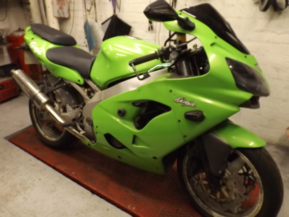 Kawasaki ZX9-E1 2000 model engine sliders