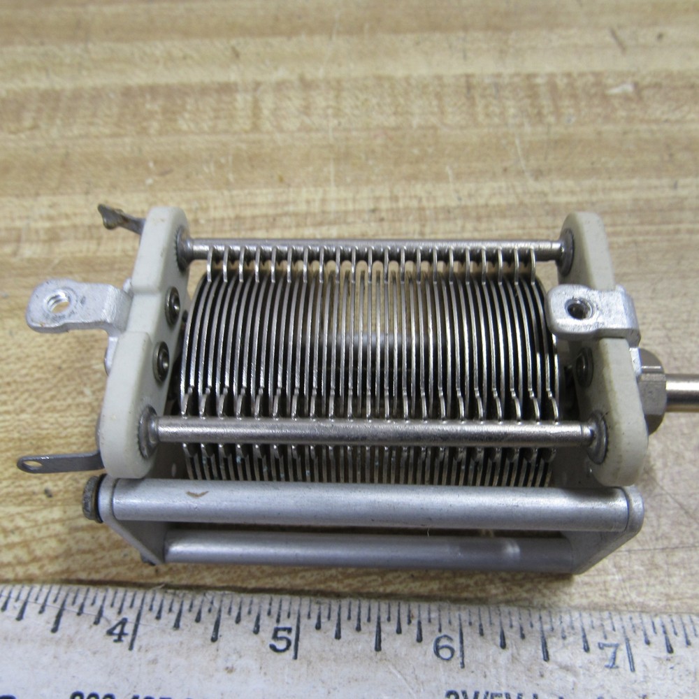 VARIABLE CAPACITOR 325 pF 18 to 325 pF 1/4 in