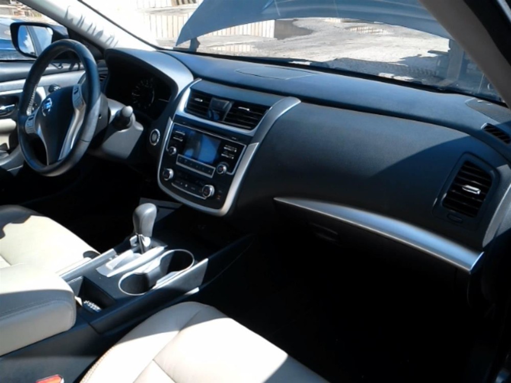 ALTIMA 2017 Fuse Box Cabin 104928359