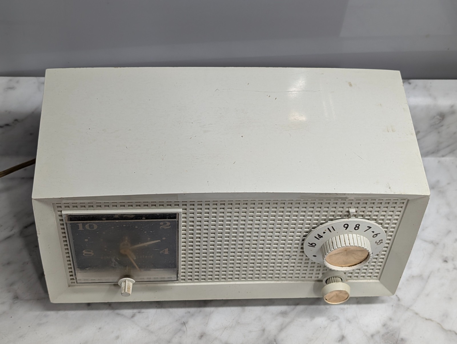 General Electric Model C-402A Tube Radio Clock AM GE Vintage MCM White
