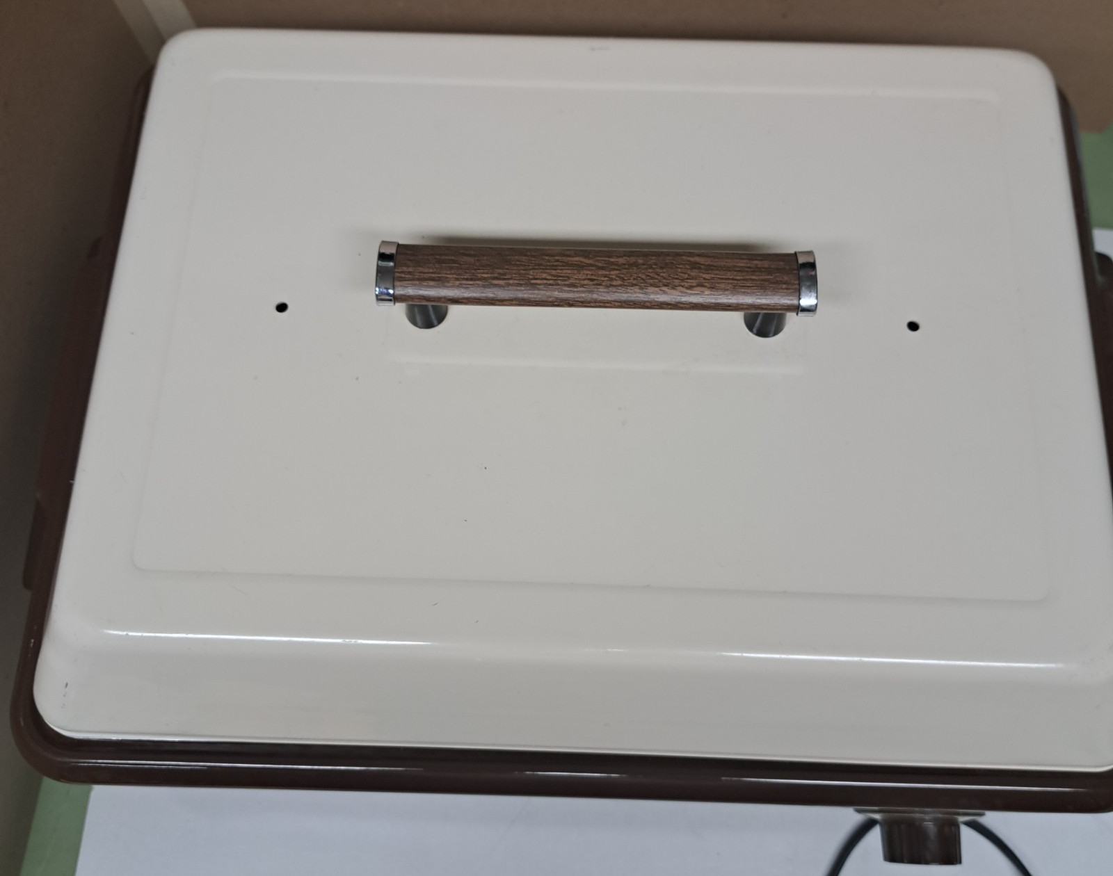 Vintage NESCO Natural Roaster Oven 12-Qt Mod4112 w/ 5-Piece Accessory Pyrex Rare