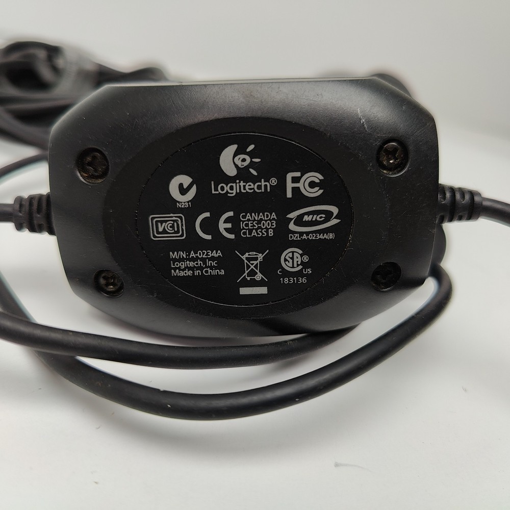 Logitech USB Microphone Wired PC Mic White USB Plug Play Computer Karaoke Mic