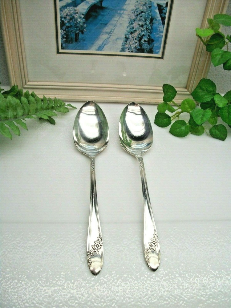 2   Oneida   QUEEN BESS II   Tudor Plate Silverplate  Solid Serving Spoons  1946