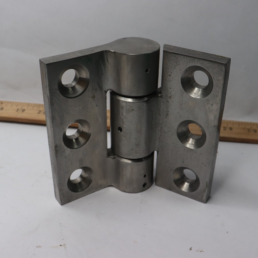 Stainless Hinge 1/2" X 5" X 5-1/2" INCOMPLETE