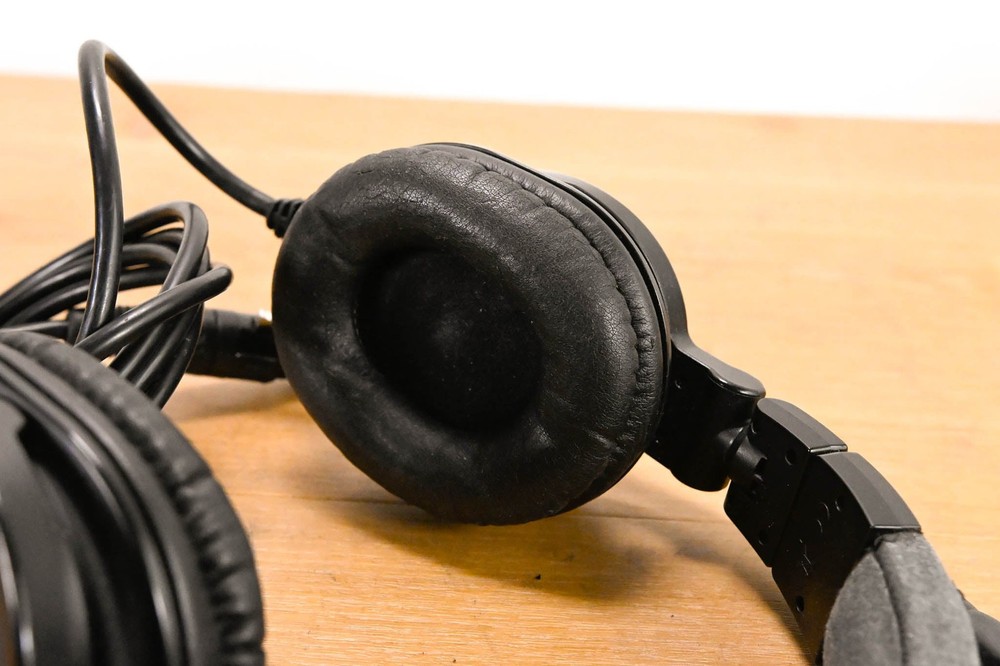 Clear-Com CC-400 Double-Ear Intercom Headset with Dynamic Microphone CG01U7E