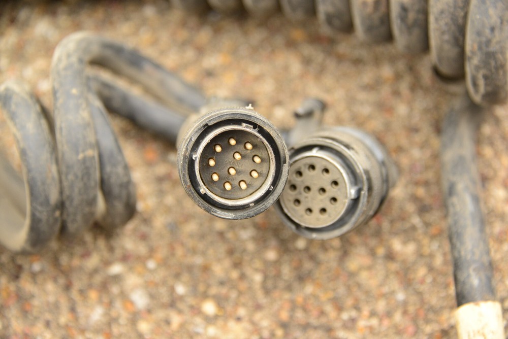 Paving machine control coil cords. For Pendant control or sonic device?