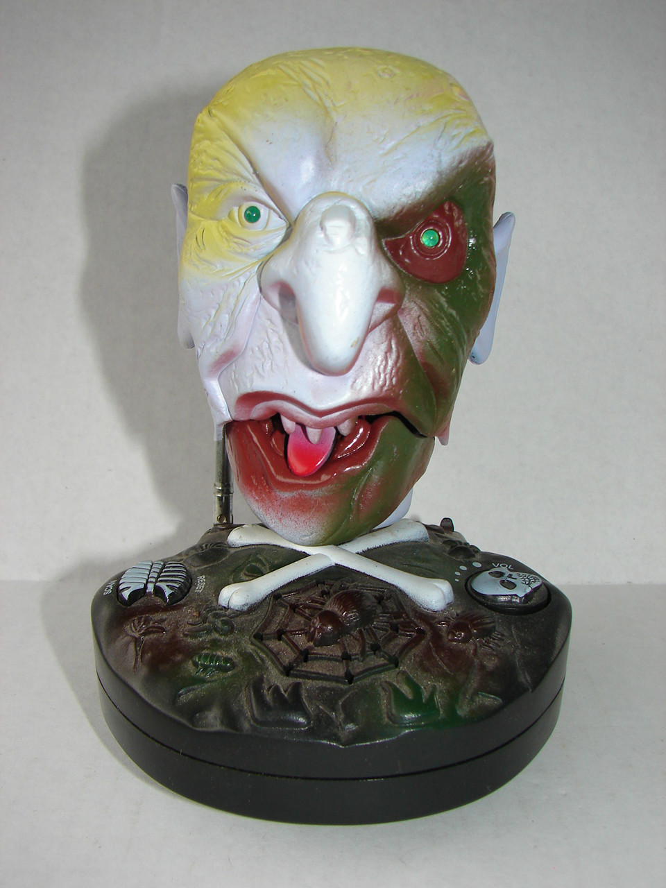 RARE ! HALLOWEEN MONSTER SATAN DEVIL GARGOYLE BOBBLE HEAD FM RADIO EYES LIGHT UP