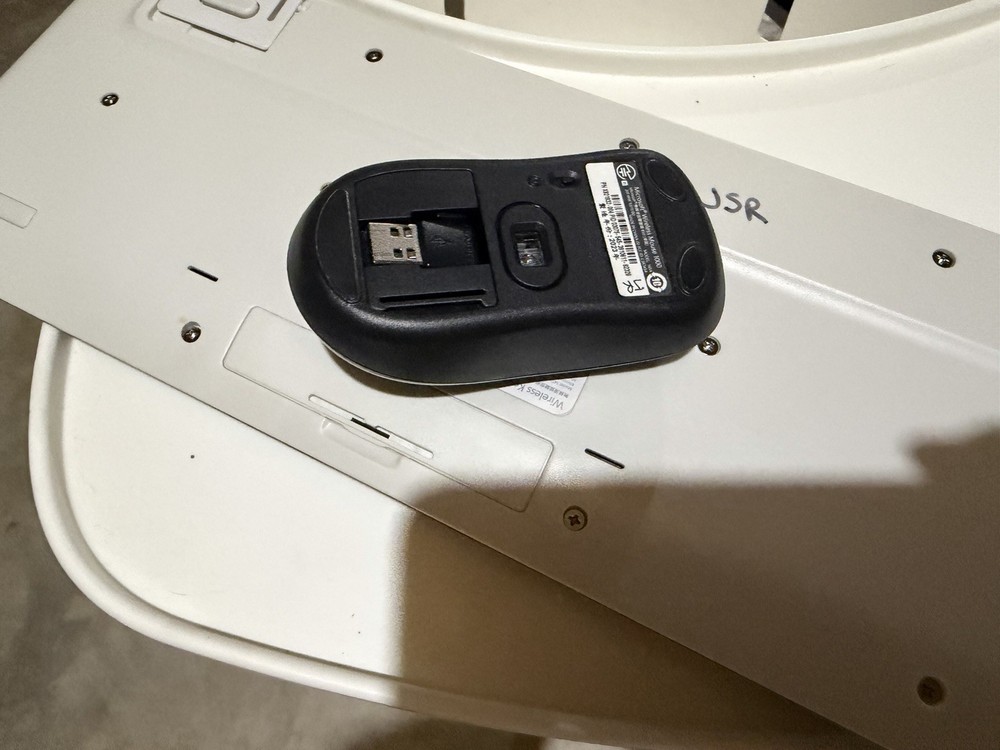 Microsoft Wireless Desktop Keyboard and Mouse Set