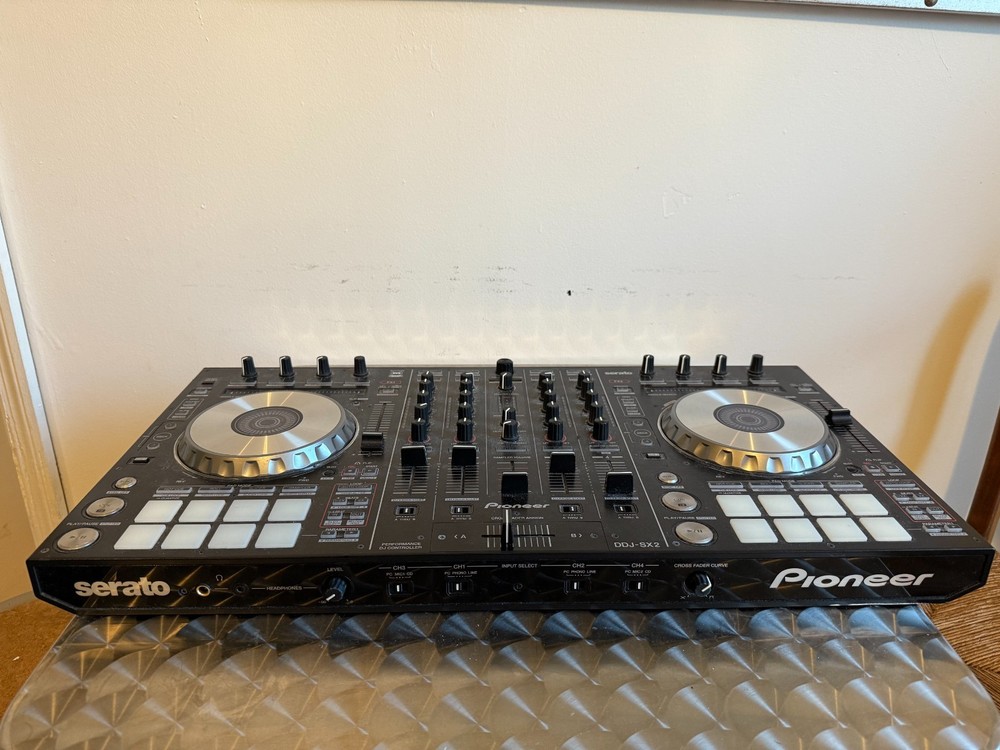 Pioneer DDJ-SX Digital DJ Controller black